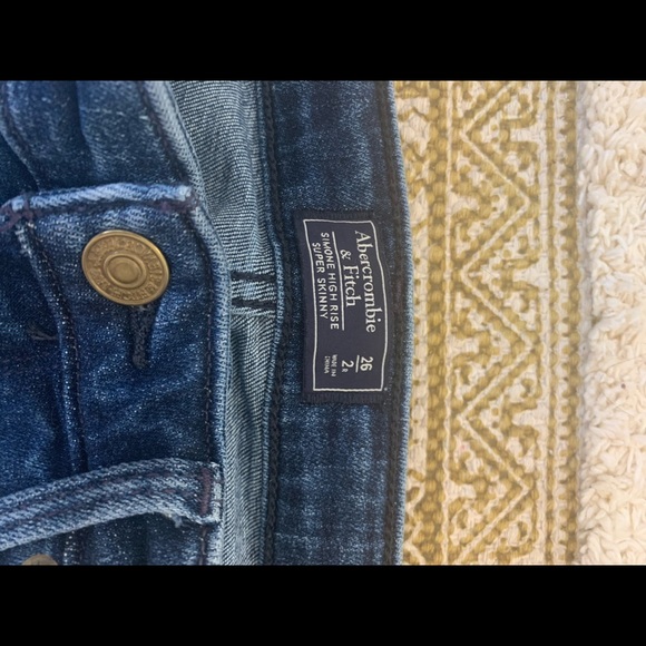 Abercrombie High Rise Skinny Jeans - Picture 4 of 5